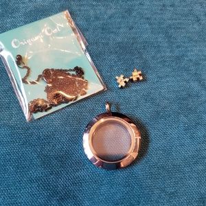 Origami Owl medium locket